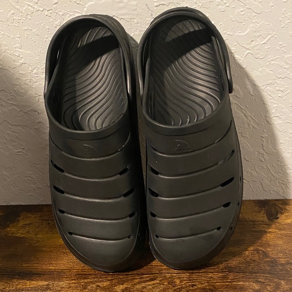 Men's Black Slip-On Clogs Rugged Shark 🦈 - Picture 1 of 9